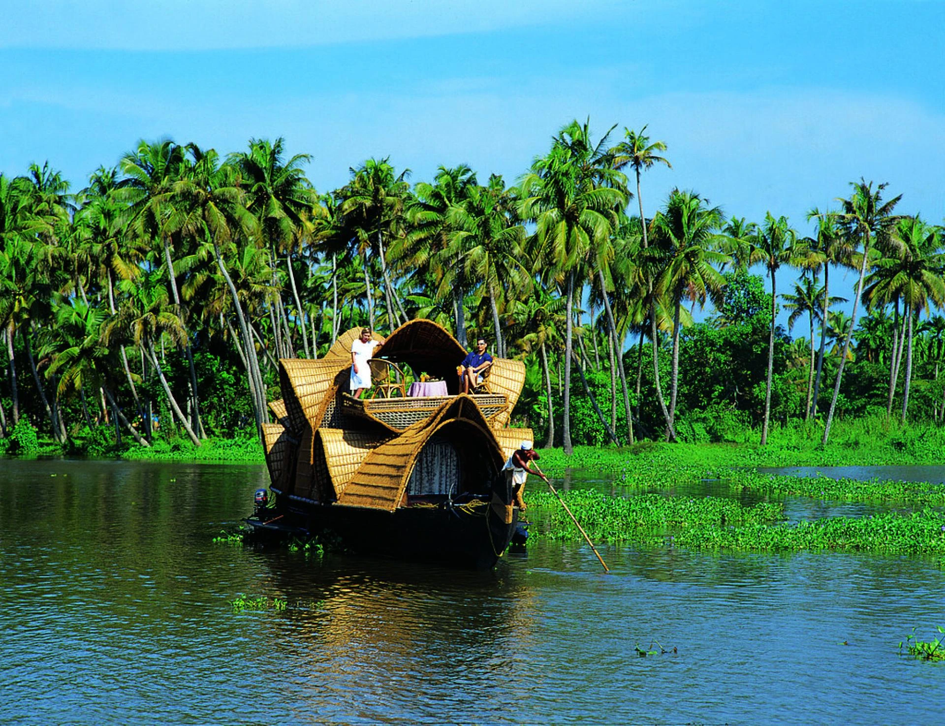 A Kerala Houseboat Experience Every Family Must Try