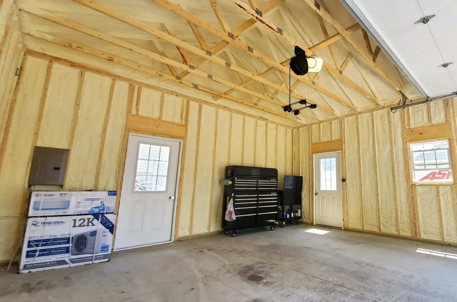 How Spray Foam Insulation Services Improve Homes in Reno, NV
