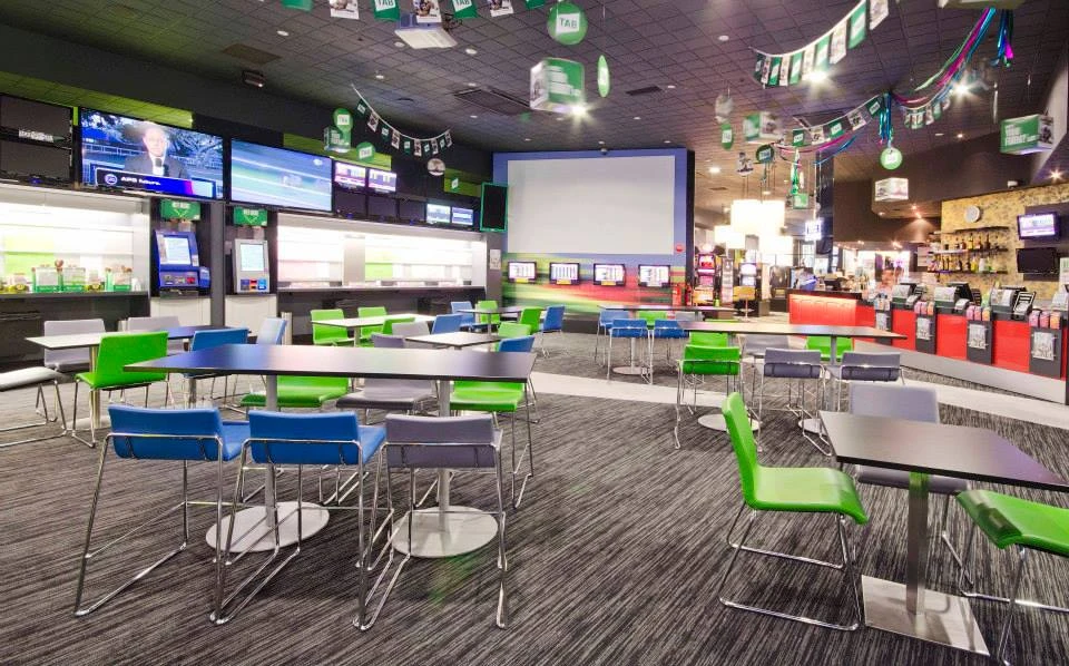 Golden Nugget Hotel – Your Go-To Sports Bar in Melbourne City