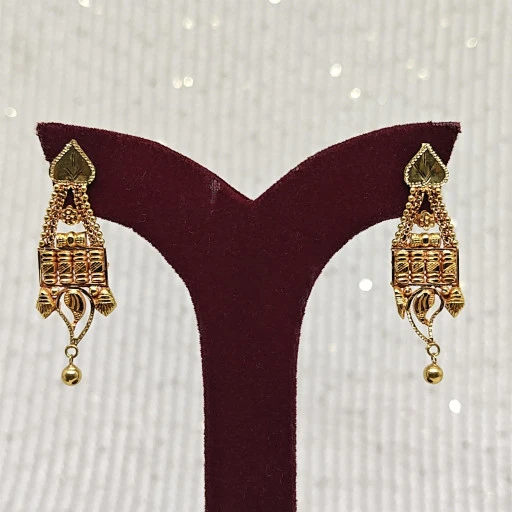 Top 10 Trending Gold Earrings for Women in India!