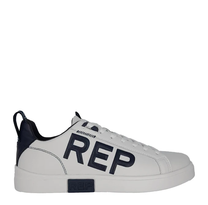 What are the key design elements that distinguish Replay Sneakers in the highly competitive footwear market?