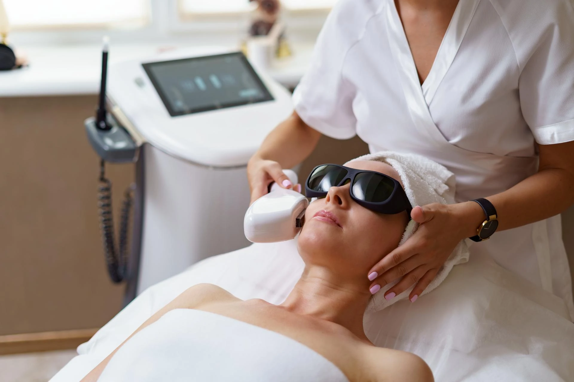 Top Reasons People Are Switching to Laser Hair Removal in 2025