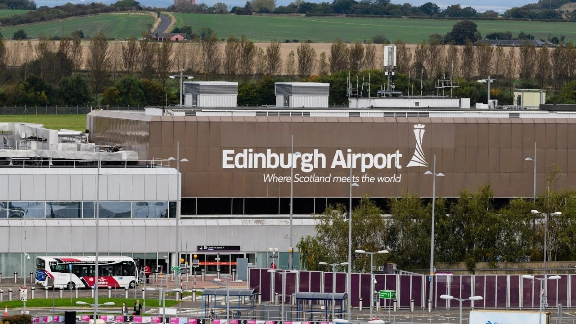 From City to Sky Smooth Rides from Dundee to Edinburgh Airport