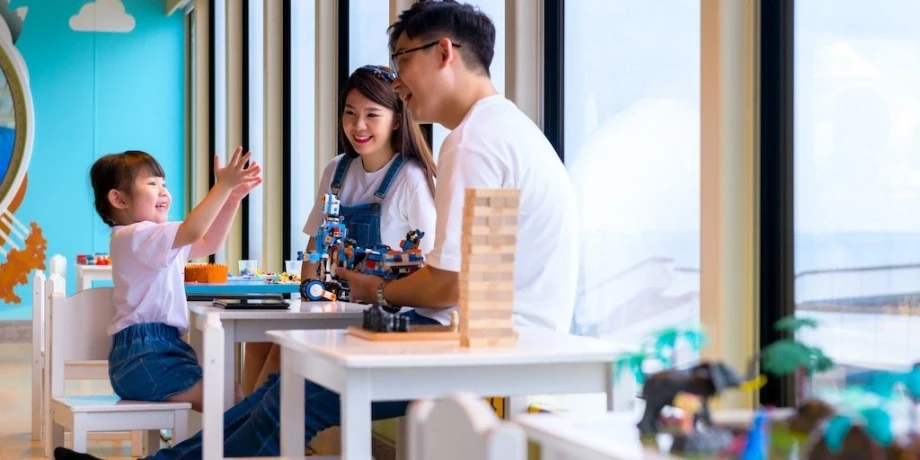 Genting Dream Cruise Review – A Complete Guide to Entertainment, Dining & Activities at Sea