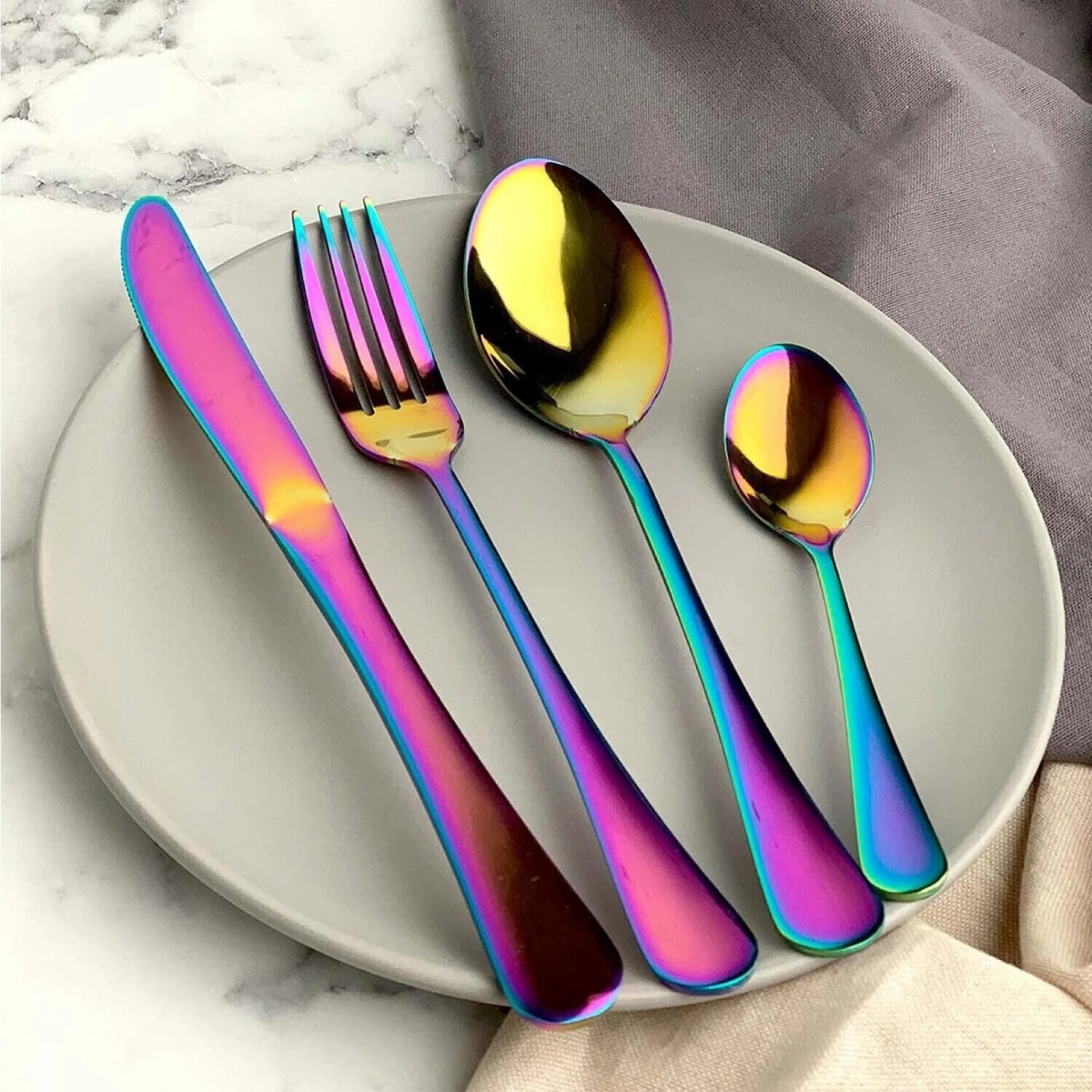 Sustainable, Stylish, and Portable: The Best Cutlery Sets with Travel Cases