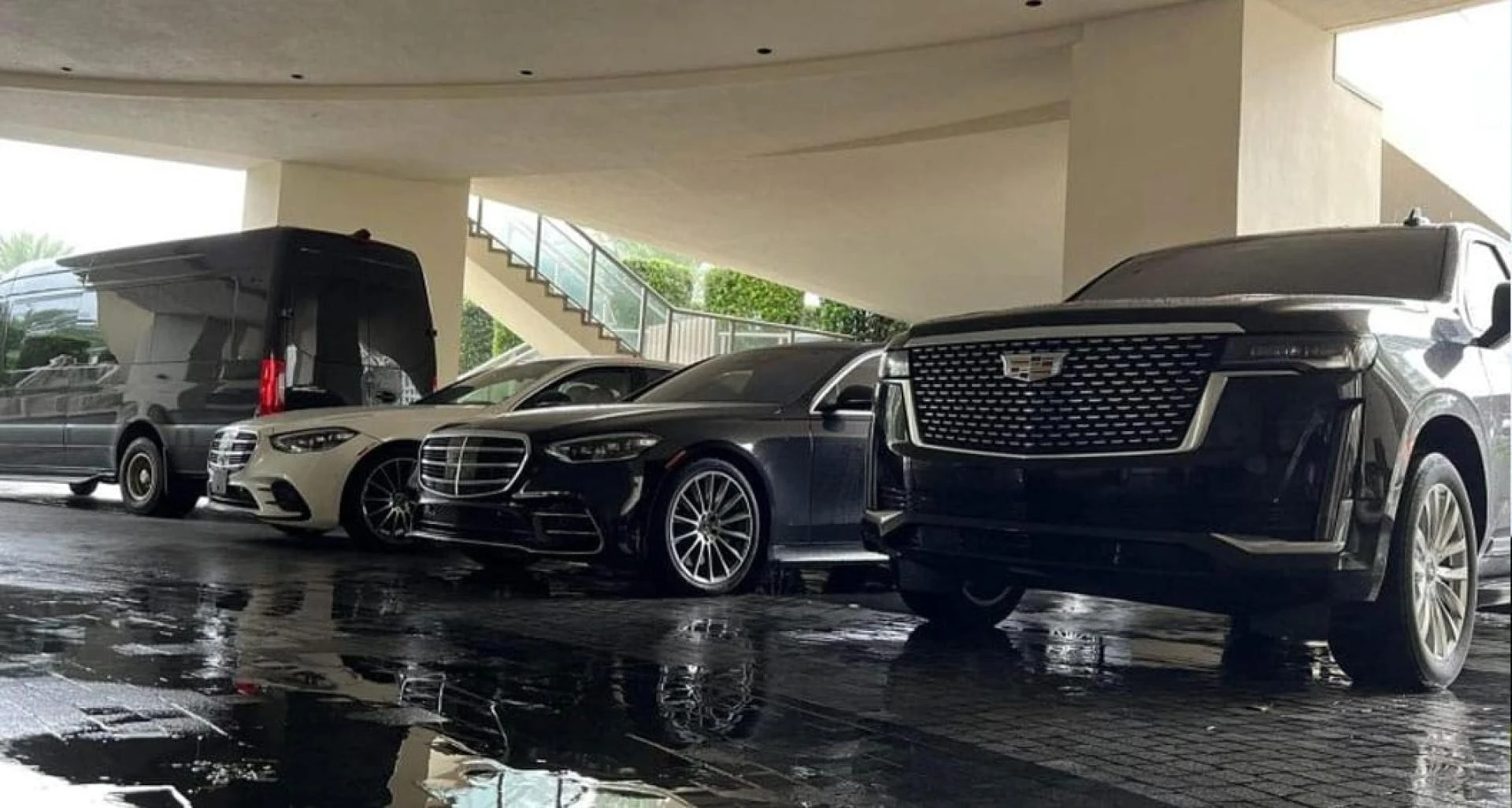 Luxury in Motion: Discover Yes Limousines' Premium Chicago Sprinter Limo Service