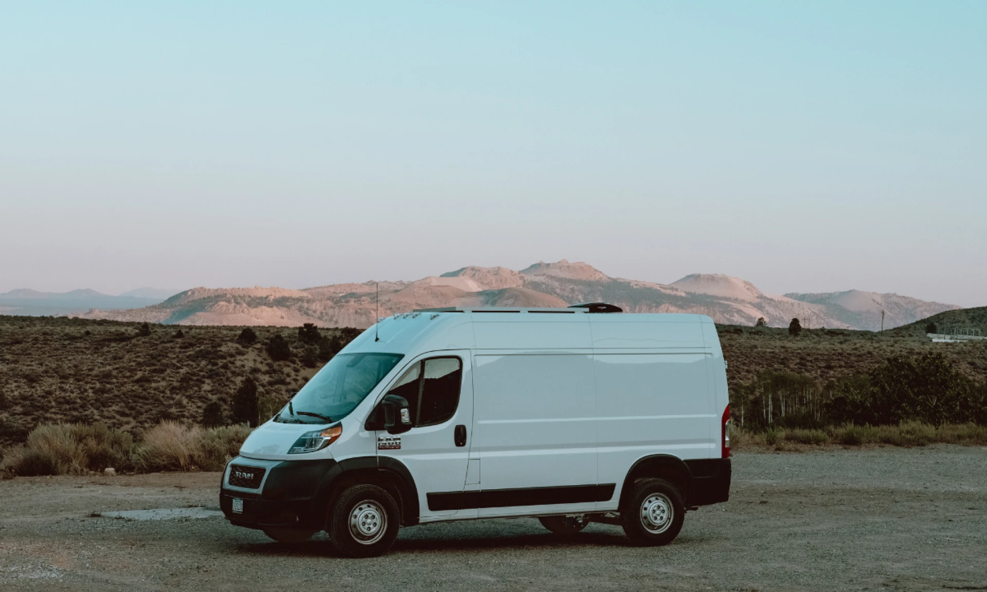 Trusted Chiller Van Dubai Solutions for Fresh Transport