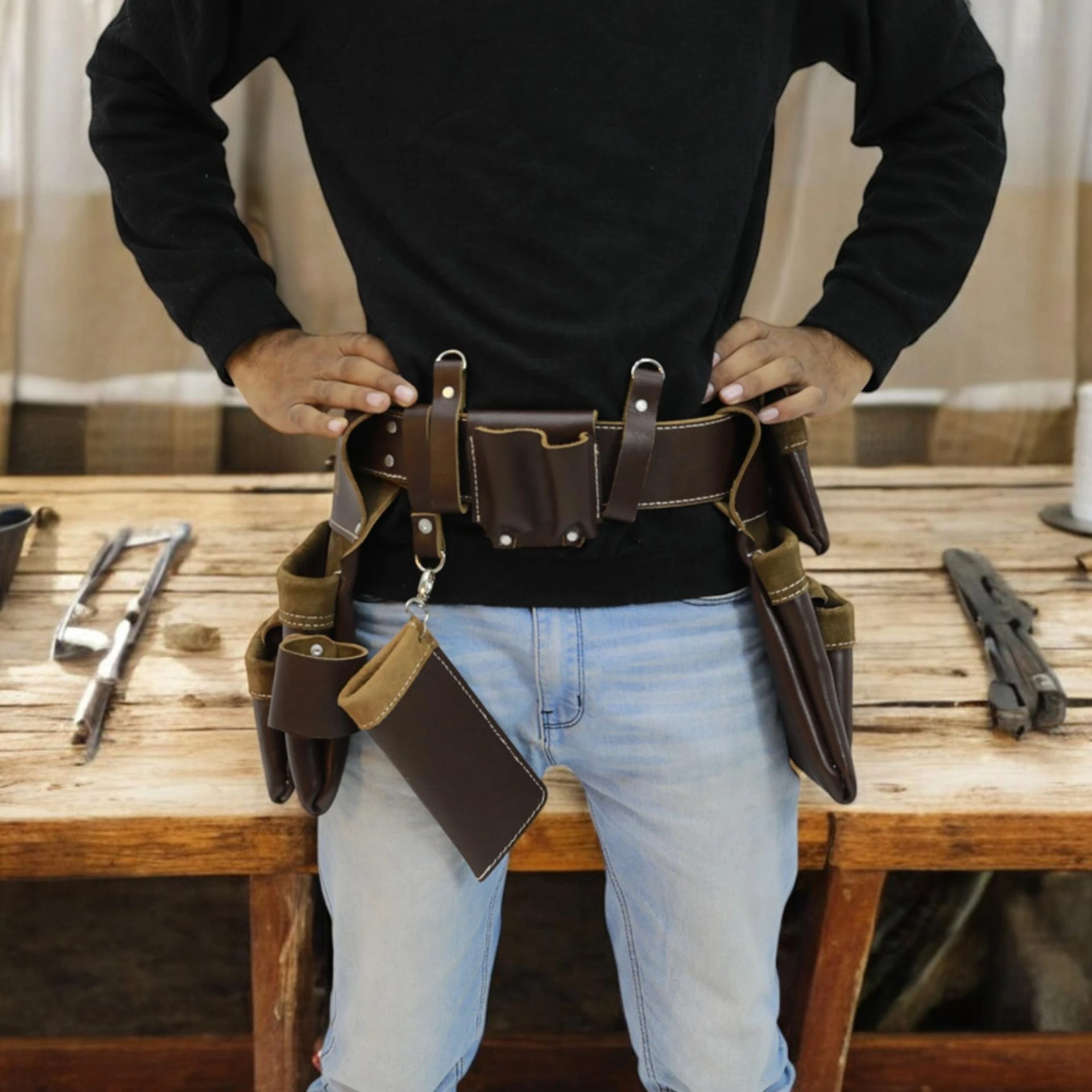 What Makes a Leather Trimmer Tool Belt the Best Choice for Tough Outdoor Jobs