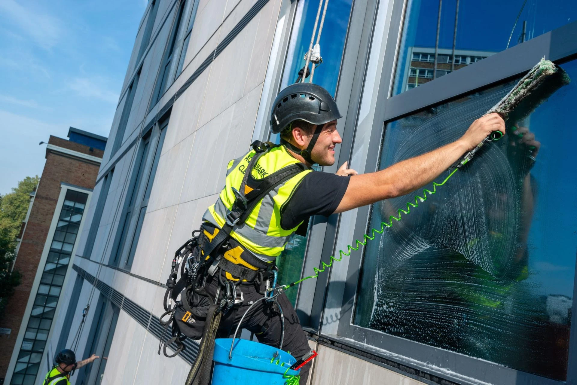 DIY vs. Professional Window Cleaning: What’s Best for Your Dubai Home?