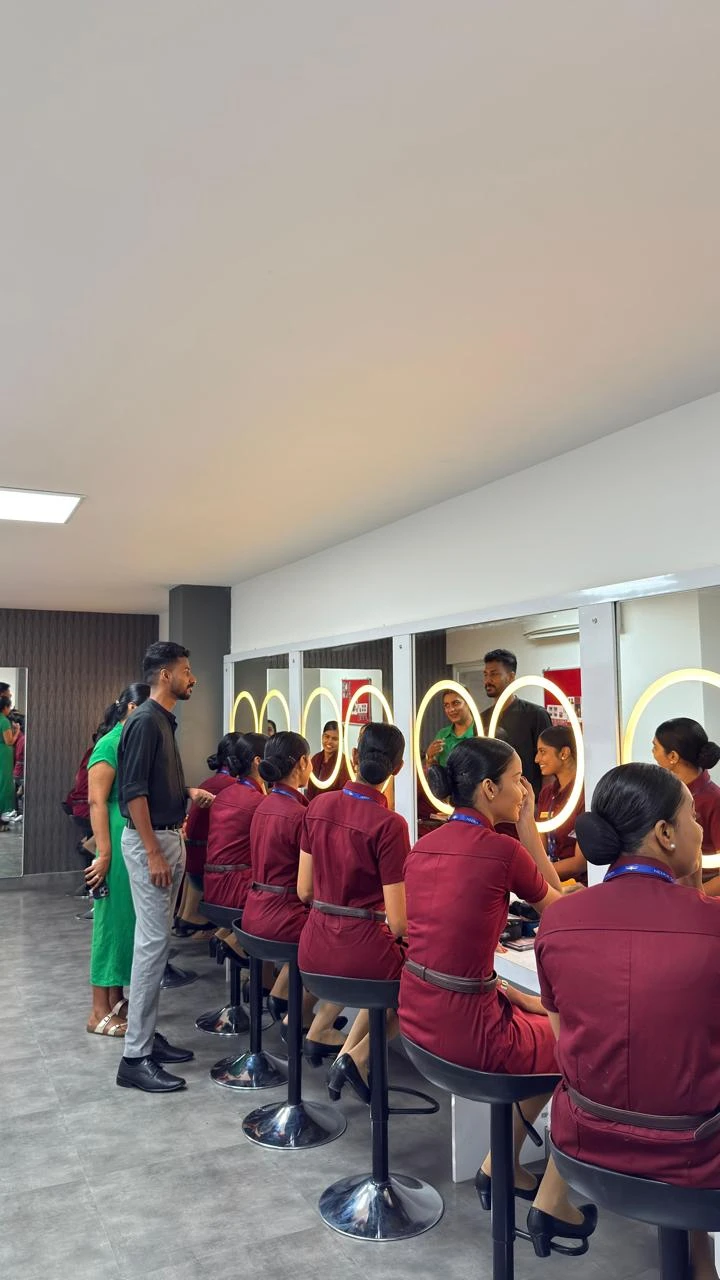 Cabin Crew / Airhostess Course Details – Everything You Need to Know