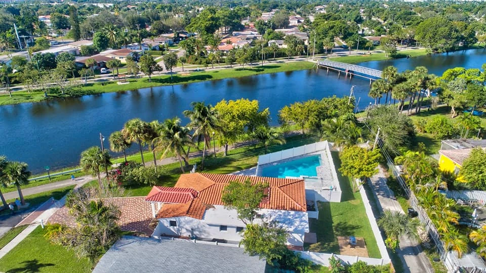 Discover Florida Kosher Villas: Where Luxury Meets Tradition by the Coast