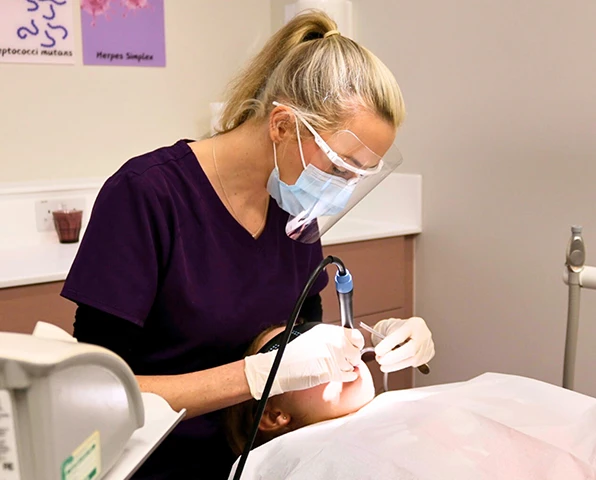 How a Hygienist Removes Calculus Safely