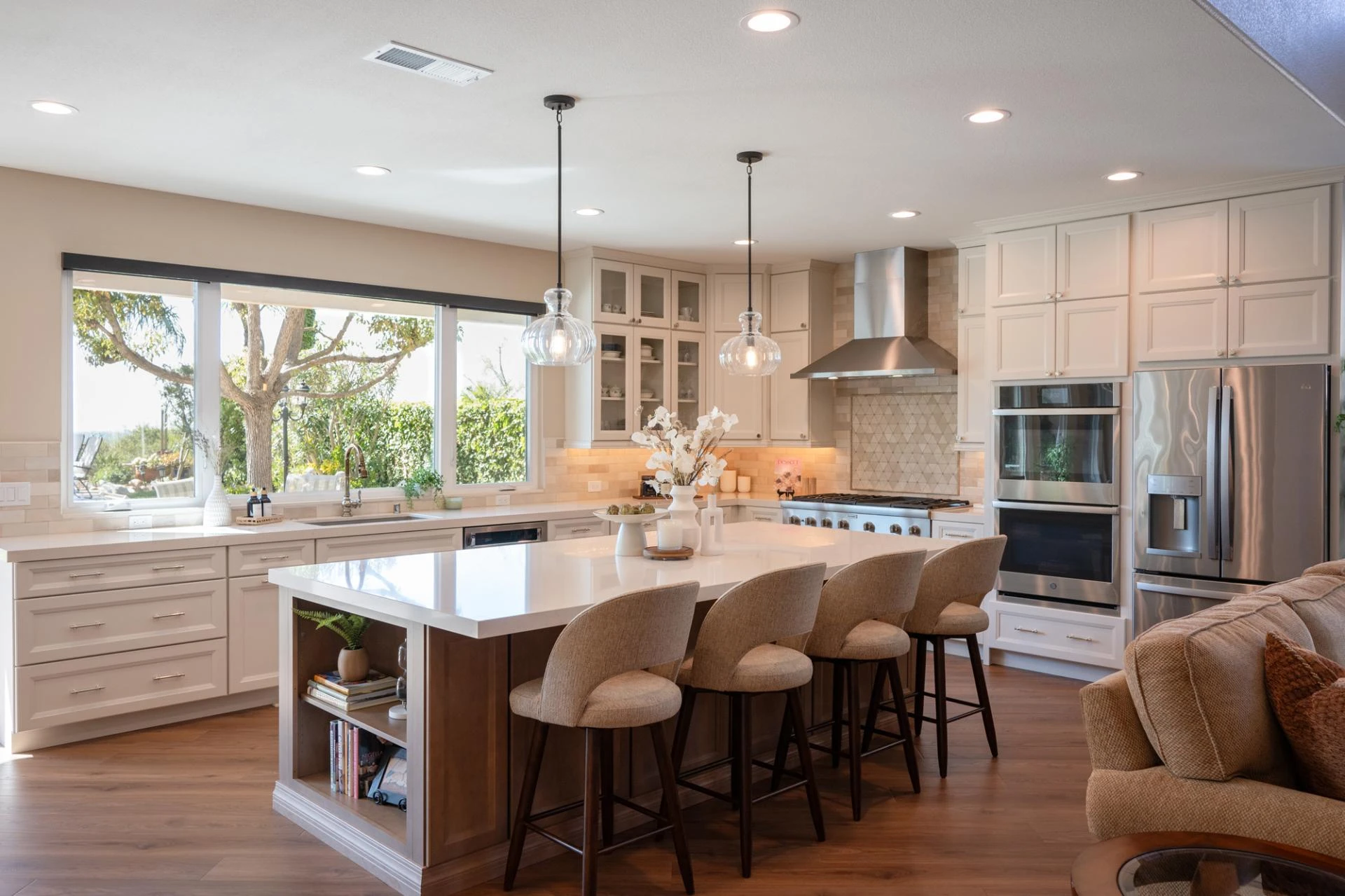 What is a custom luxury kitchen design?