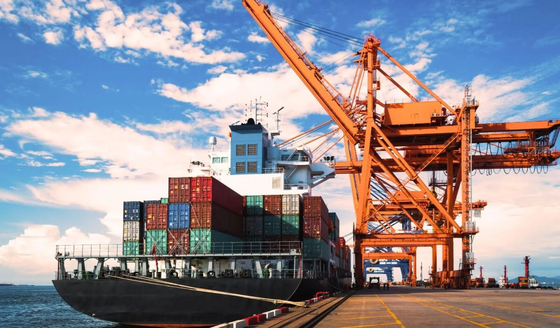 How to Choose the Right Shipping & Logistics Company in Dubai