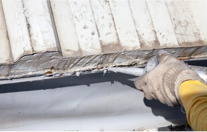 Experts Reveal the Top 5 Roof Repair Mistakes Homeowners Make