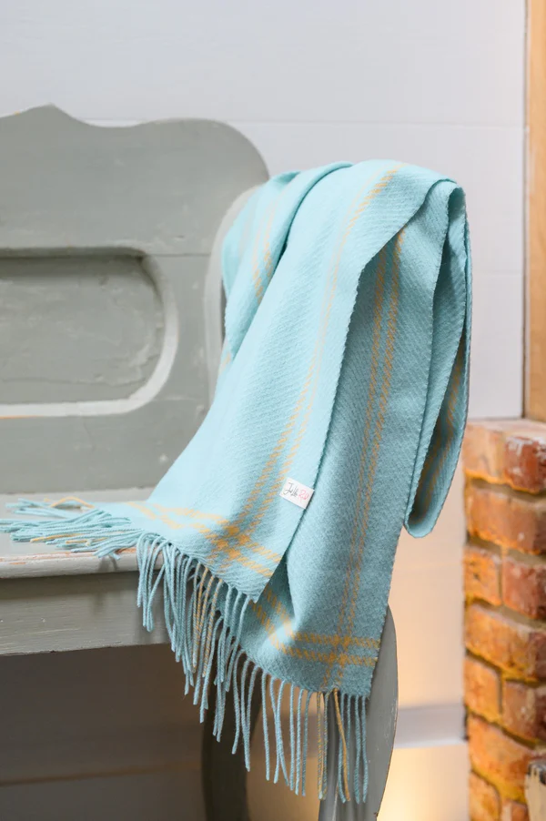 What Makes Women’s Fashion Scarves a Must-Have in Every Wardrobe