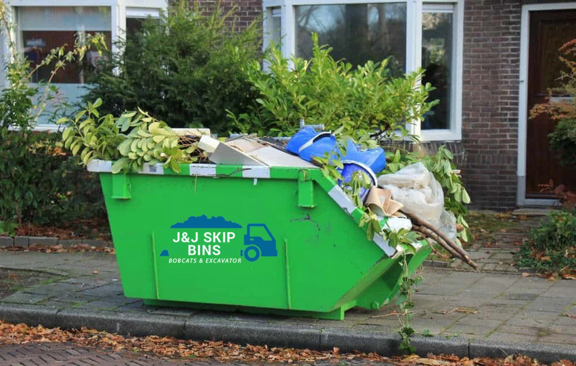 The Ultimate Guide: How to Use a Green Waste Skip for Your Spring Clean-up