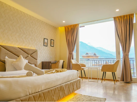 Best Hotels in Manali with mountain view offering breakfast included