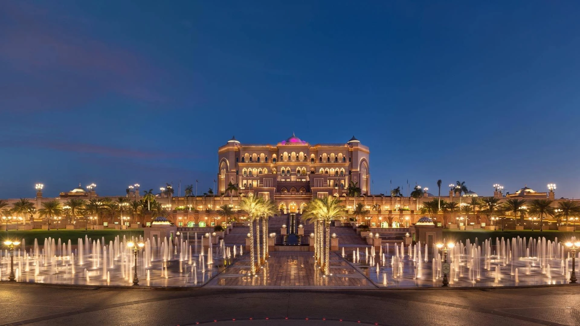Interesting Facts to know about Emirates Palace Abu Dhabi