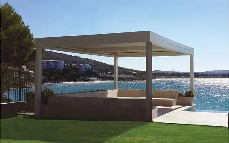 Elegant Light Control with Premium Venetian Blinds: Custom Fit Options