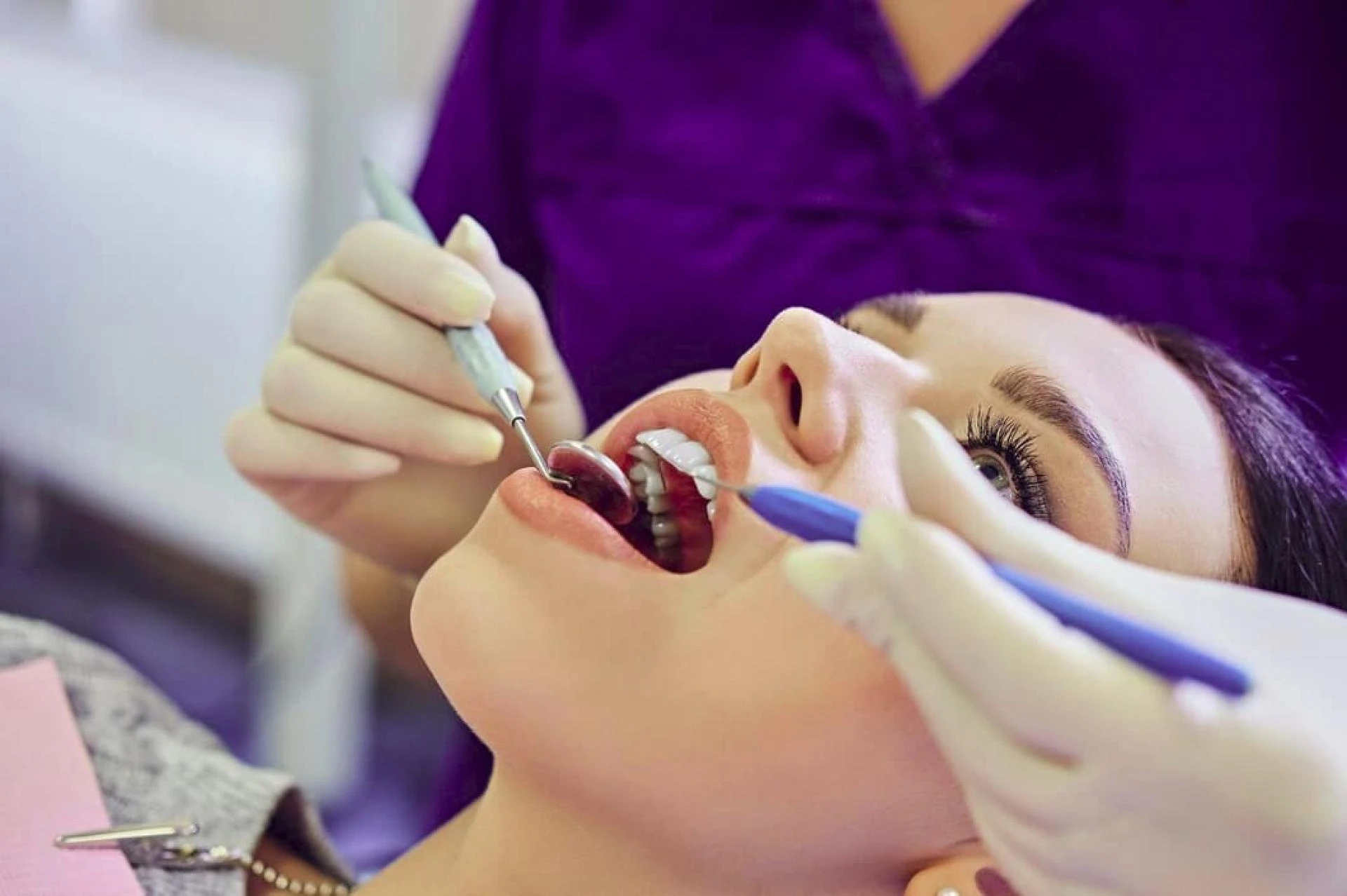 Why Choose a Cosmetic Dentist in Sherman Oaks for Your Smile Goals