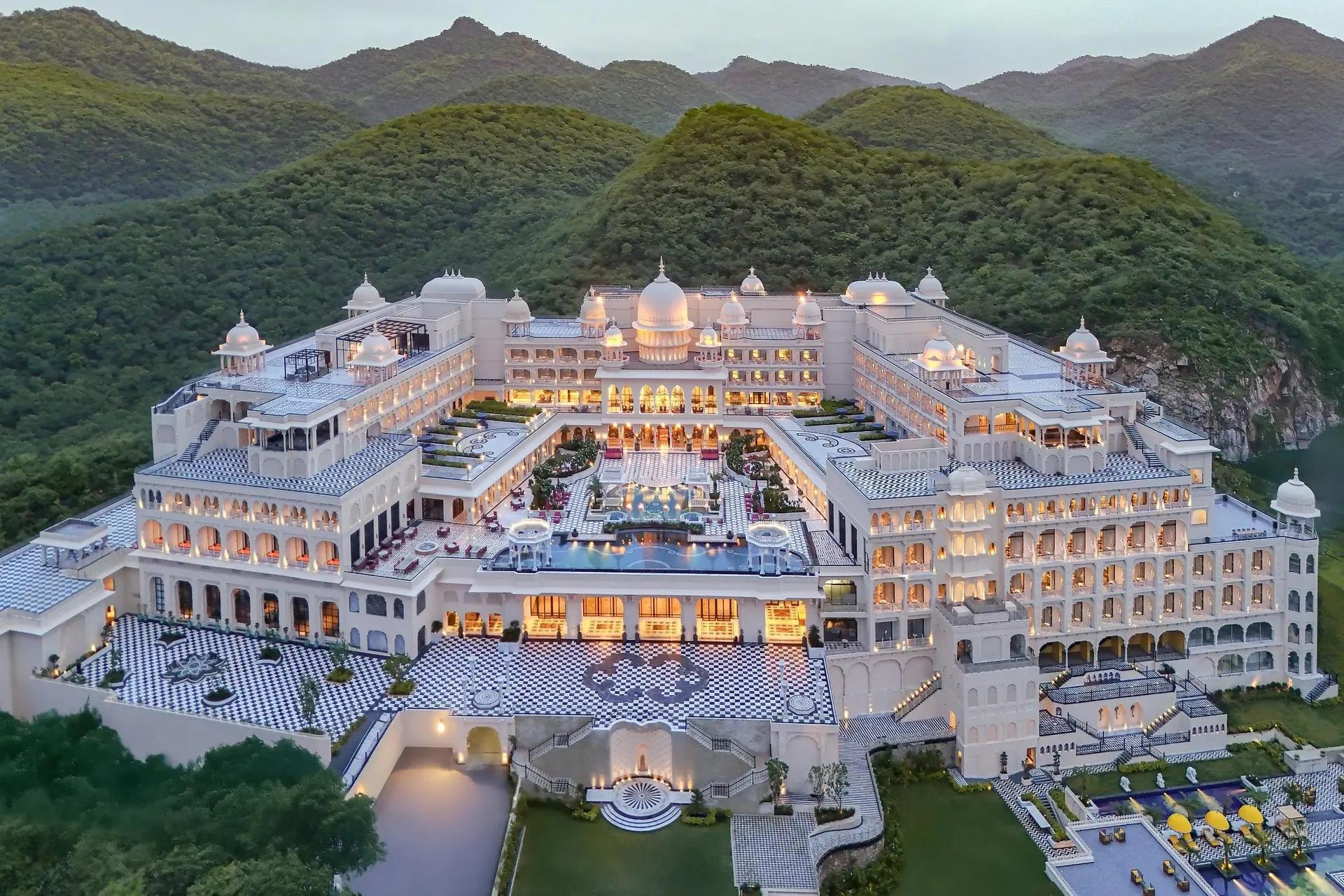 Fairmont Udaipur Wedding: A Royal Celebration in the City of Lakes