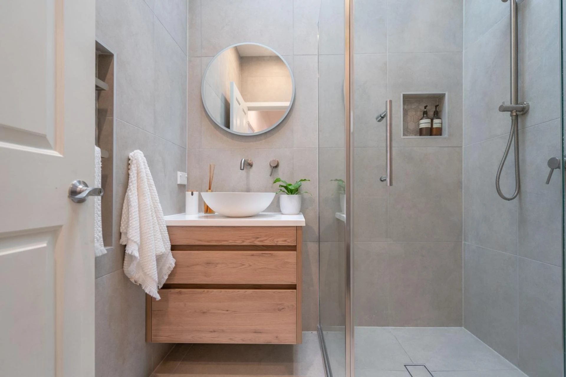 San Diego Bathroom Remodeling: Transform Your Space with Advantage Remodeling