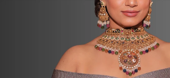 What Customer Service Practices Does Aggarwal Abhushan Implement to Enhance the Shopping Experience?