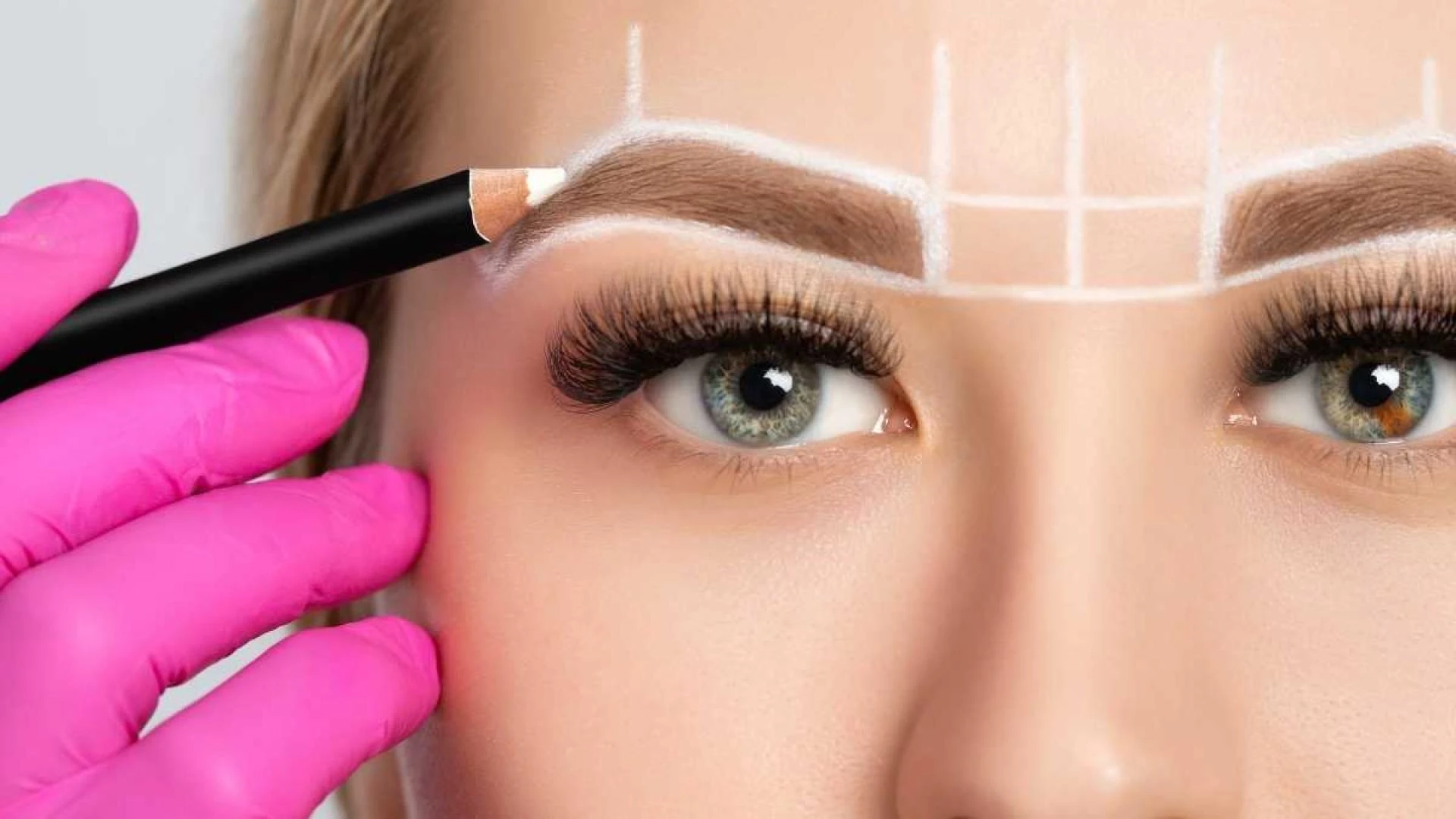 The Growing Popularity of Eyebrow Transplants