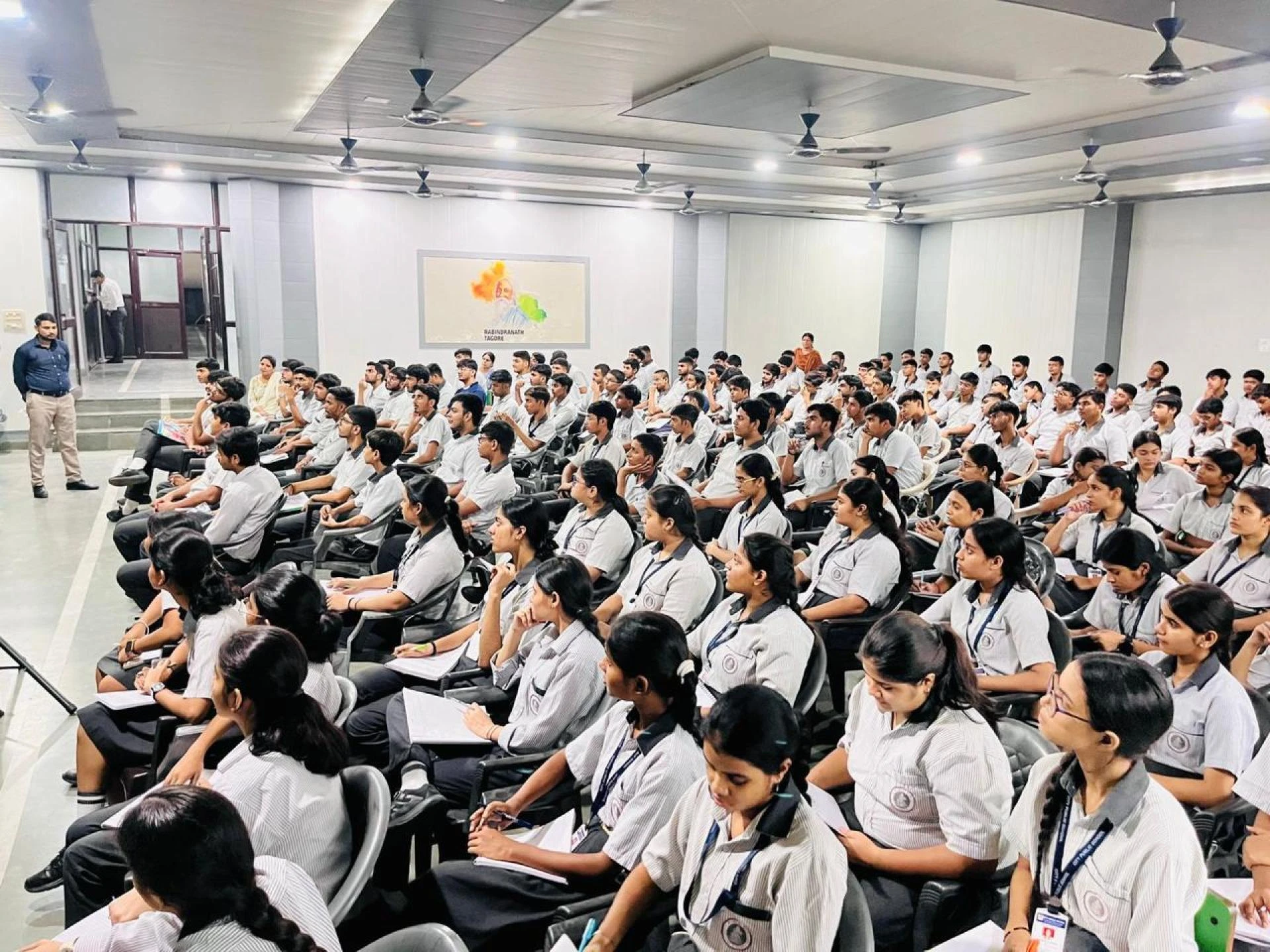 Best Schools in Noida That Balance Education with Extracurriculars