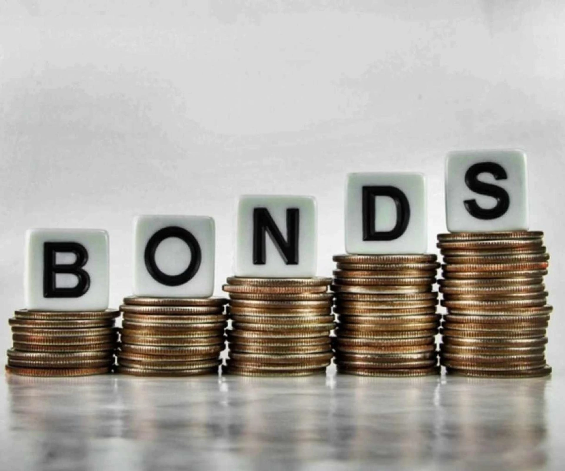 Corporate Bonds vs Government Bonds: A Comparative Analysis