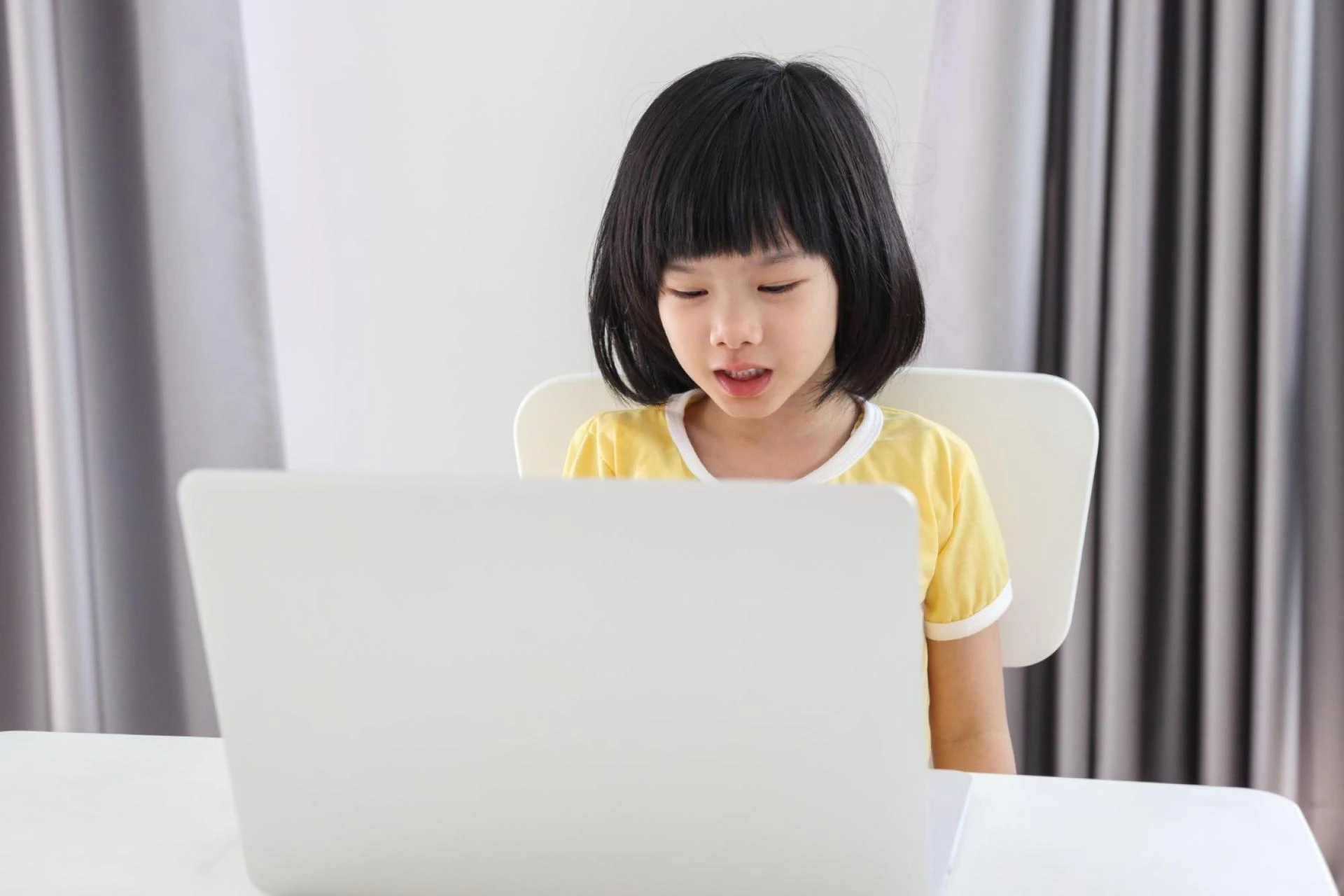 Studying HSK Online? These 3 Mistakes Will Slow Kids Down