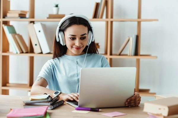 How AI Tutor for Students Makes Learning More Engaging