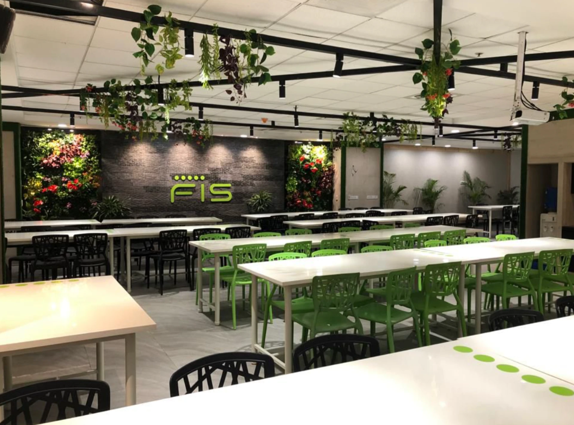 The Lifecycle of Modular Office Furniture: Durability, Maintenance & ROI