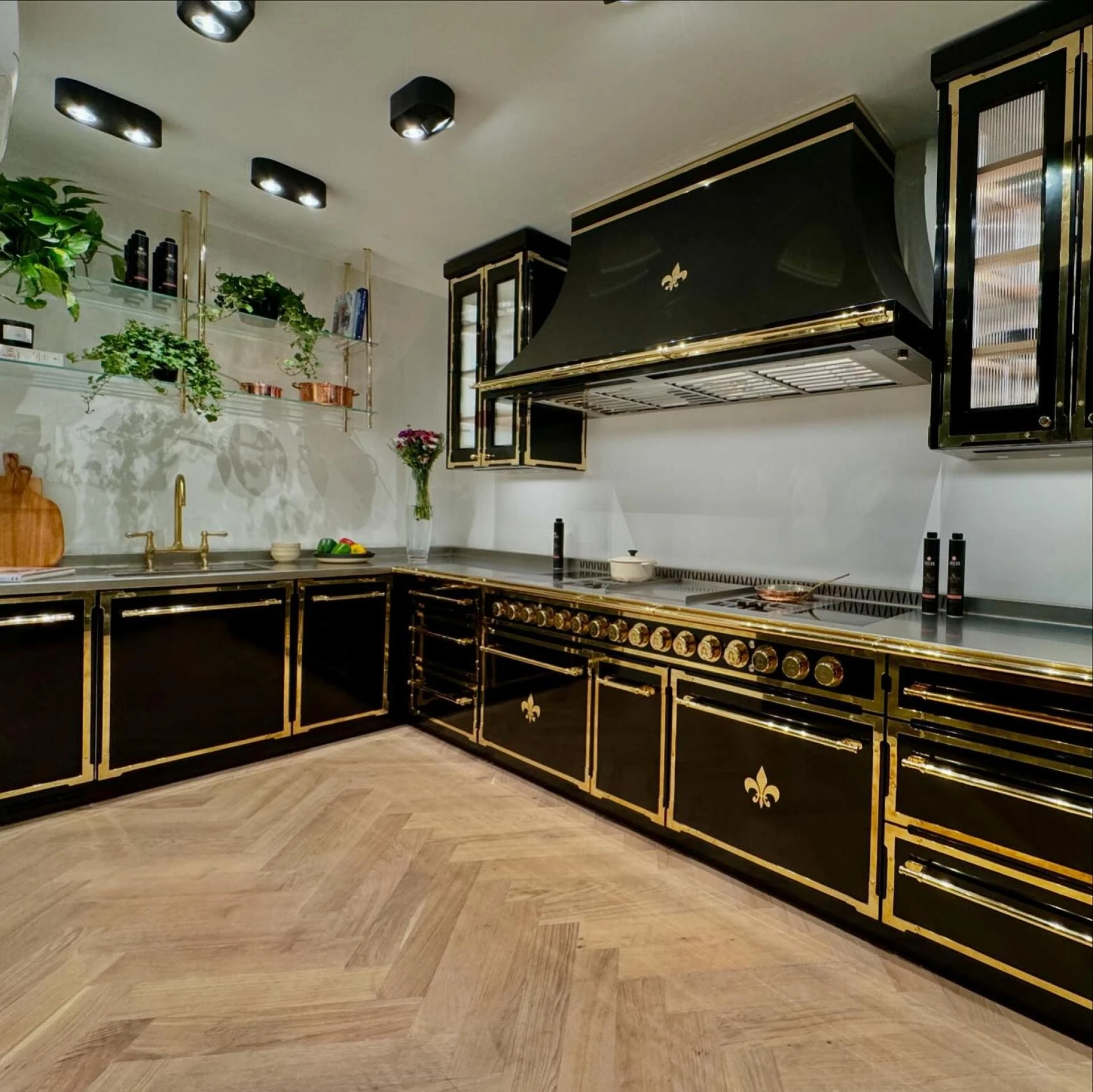 How to Customize a French Range to Match Your Kitchen Style