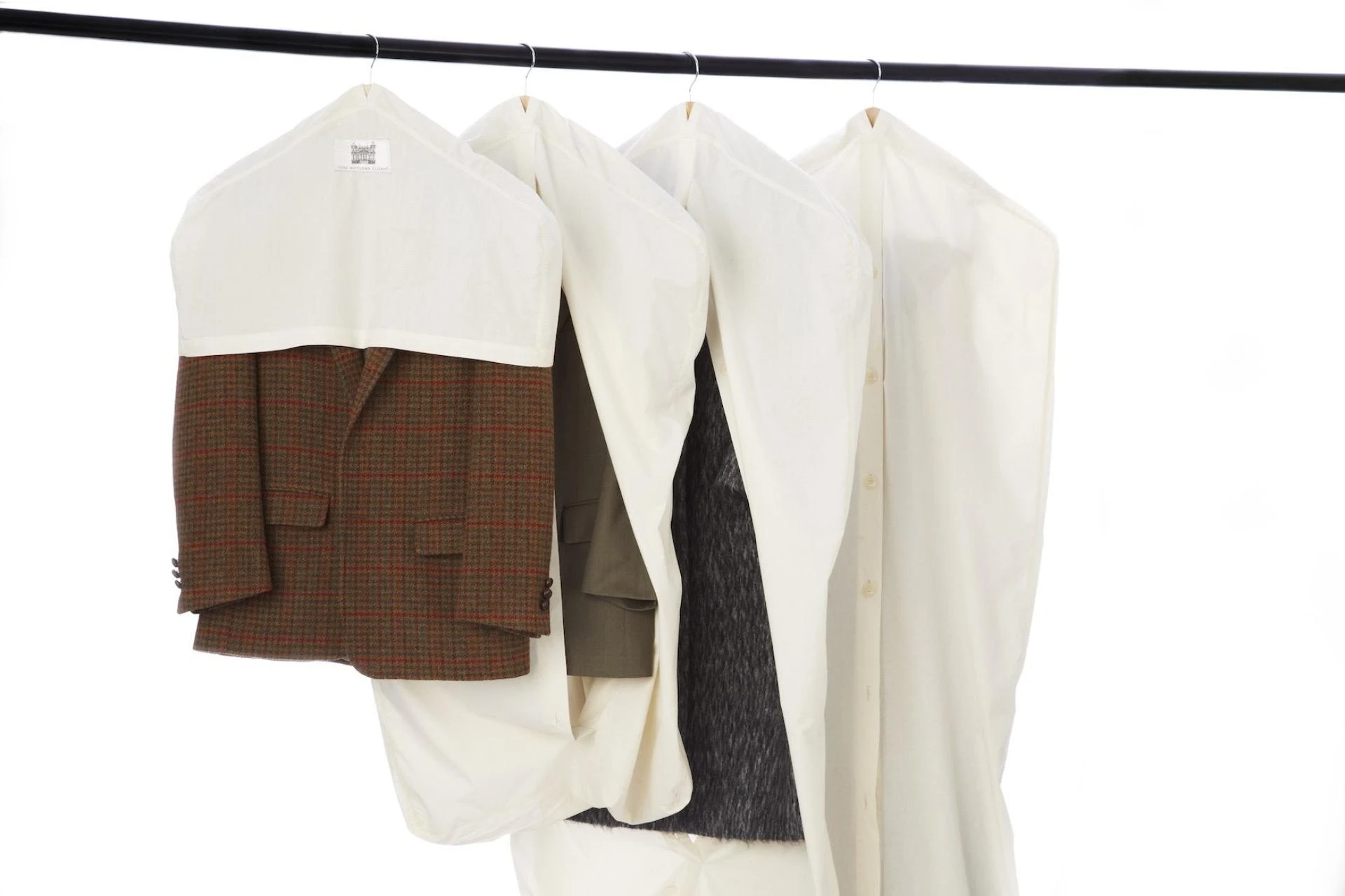 Elevate Your Wardrobe with the Best Suit & Coat Hangers