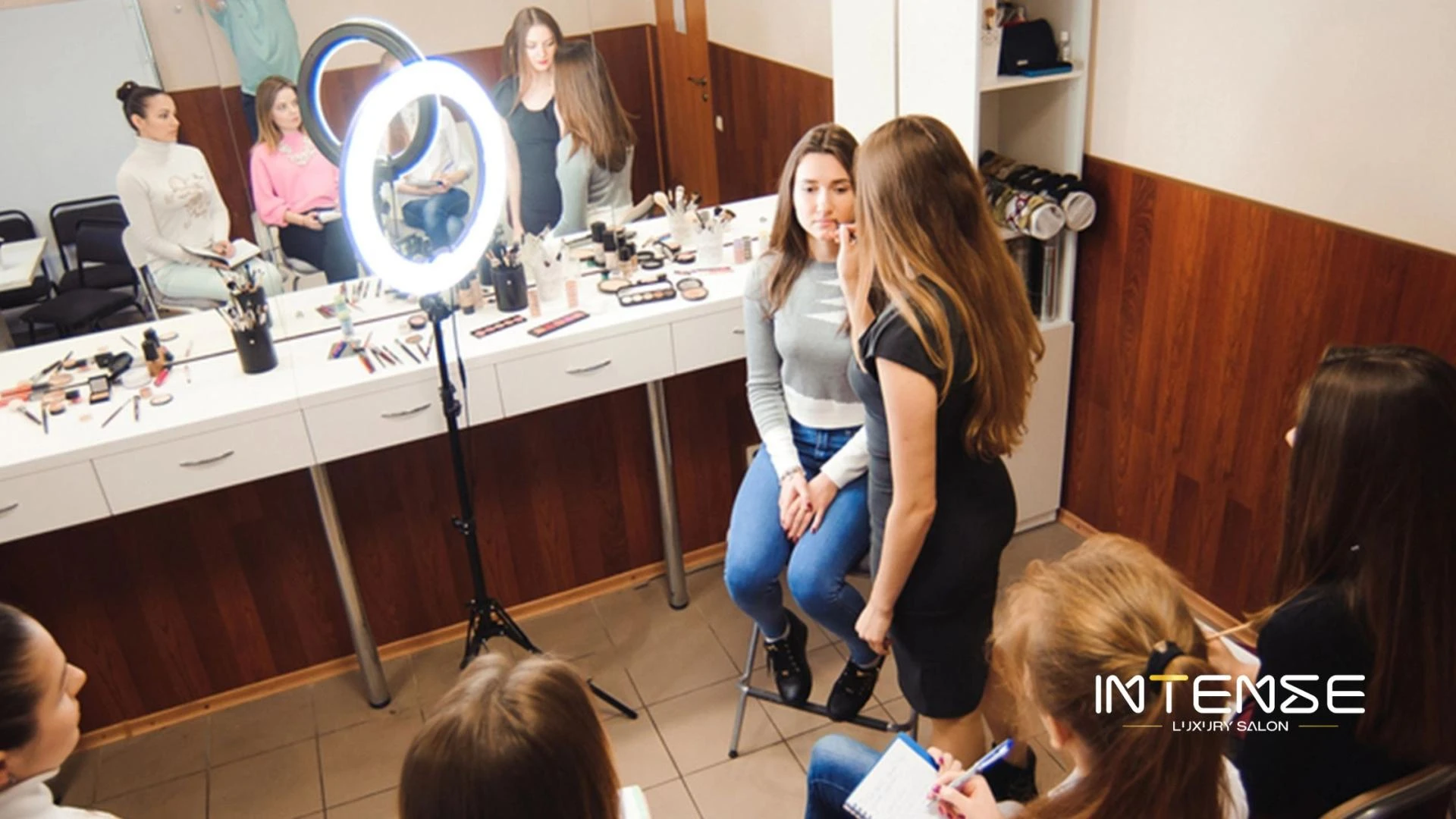 Best Makeup Academy in Lucknow