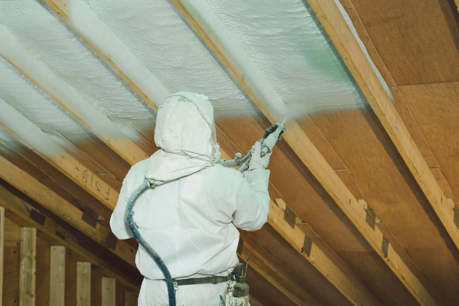 5 Structural Engineering Insights on Using Closed-Cell Spray Foam for Load-Bearing Walls
