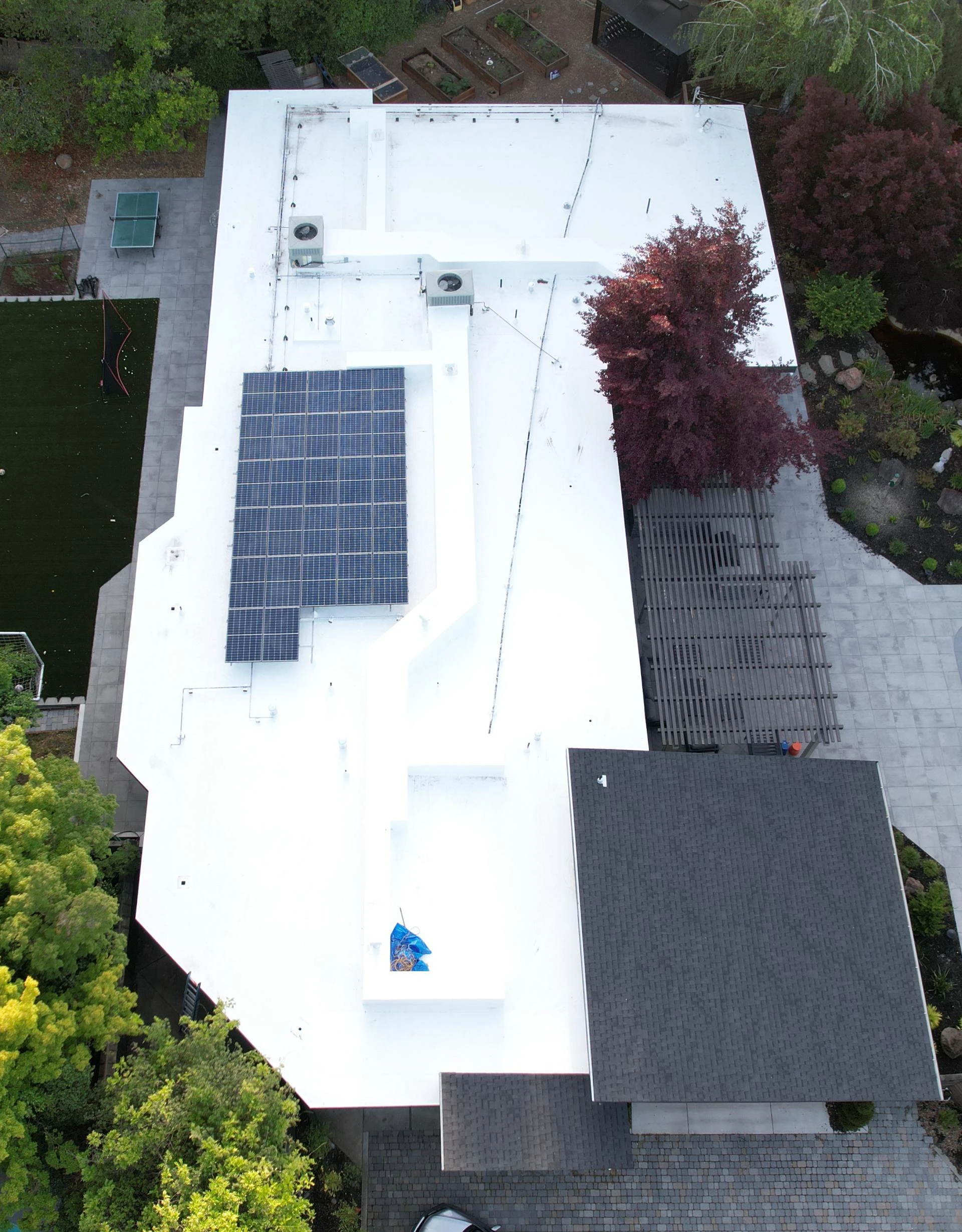 The Lifecycle of a Roof: From Installation to Repairs, Coatings, and Replacement 