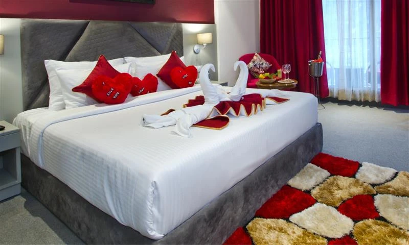 How Honeymoon Resorts Enhance Your Romantic Experience