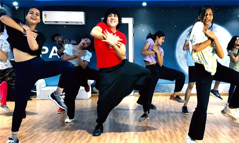 Top 5 Reasons Why Dance Classes Improve Mental and Physical Health