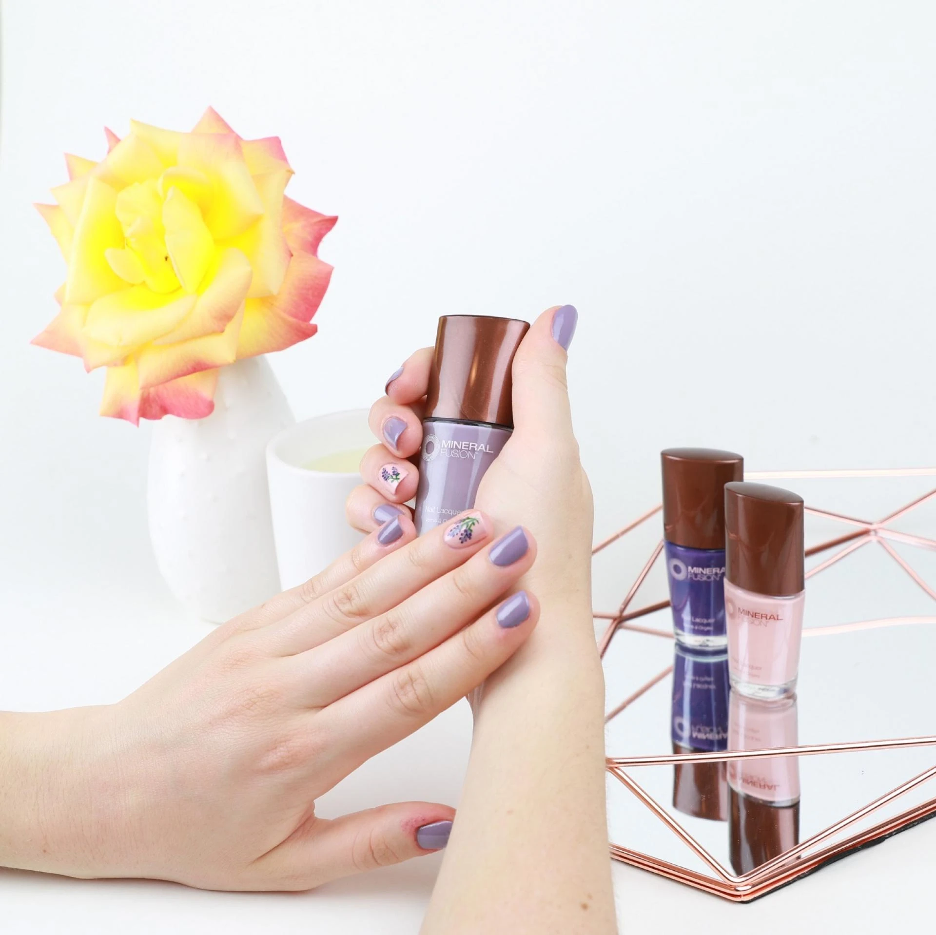 6 Ways for Busy Moms to Unwind with an At-Home Spa Day