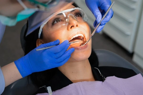 Top Reasons to See a Downtown Houston Emergency Dentist Right Away