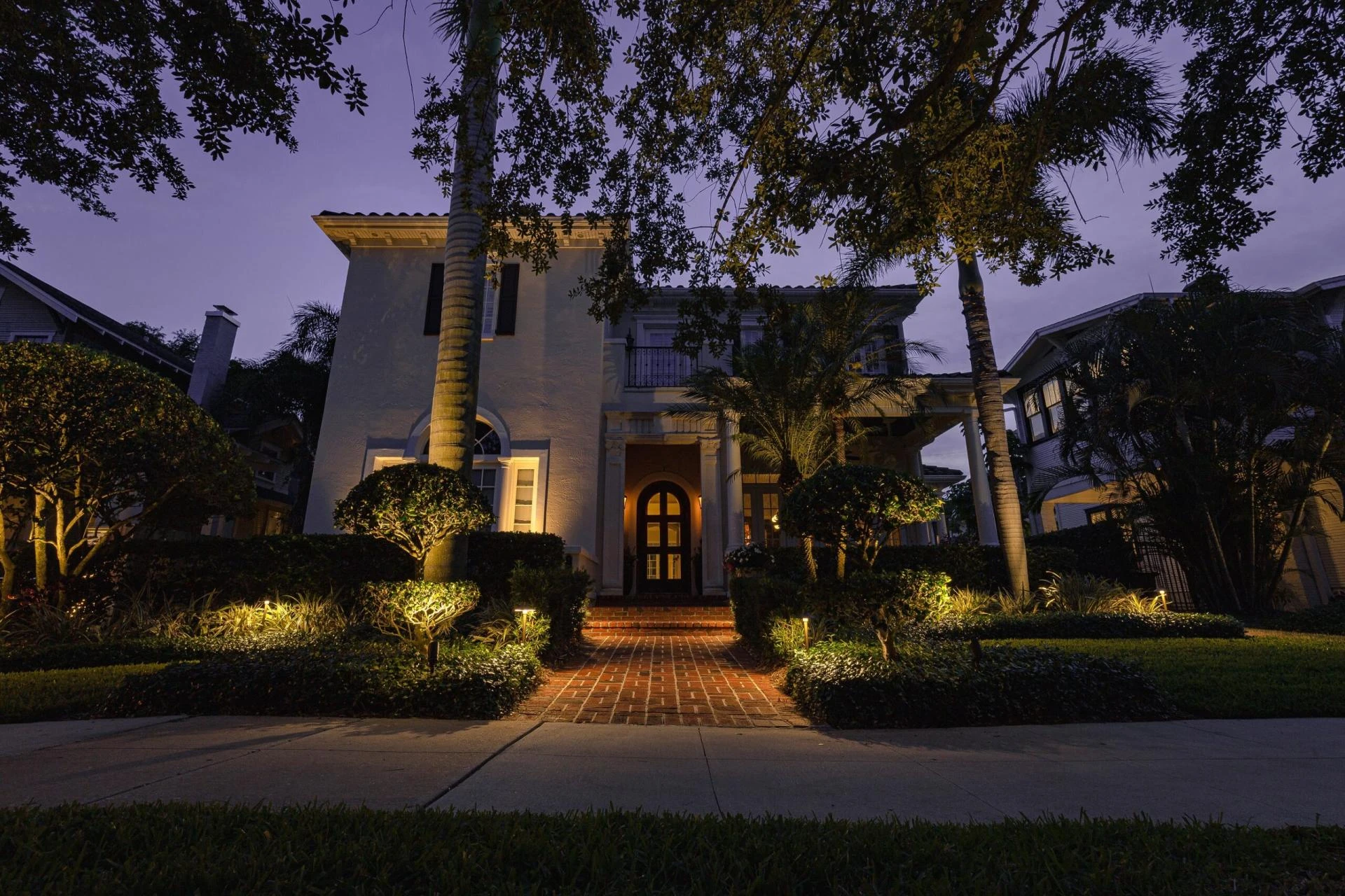 Highlight Outdoor – Florida’s Experts in LED Landscape Lighting Services
