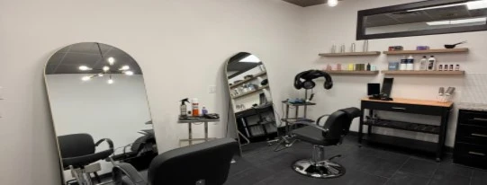 How to Find the Perfect Makeup Studio Rental for Your Beauty Business