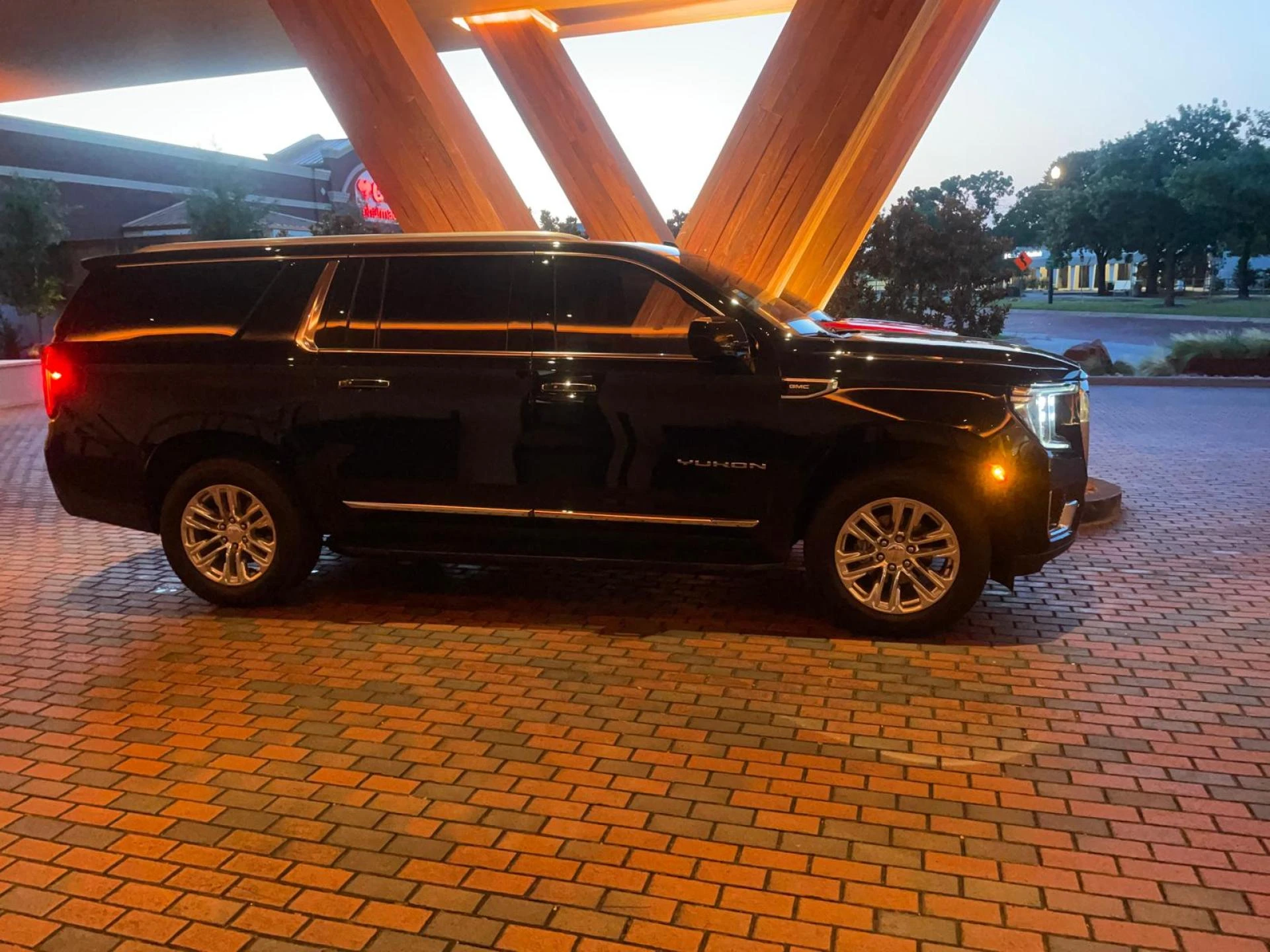 How Does DFW Corporate Transportation Services Impress Clients?