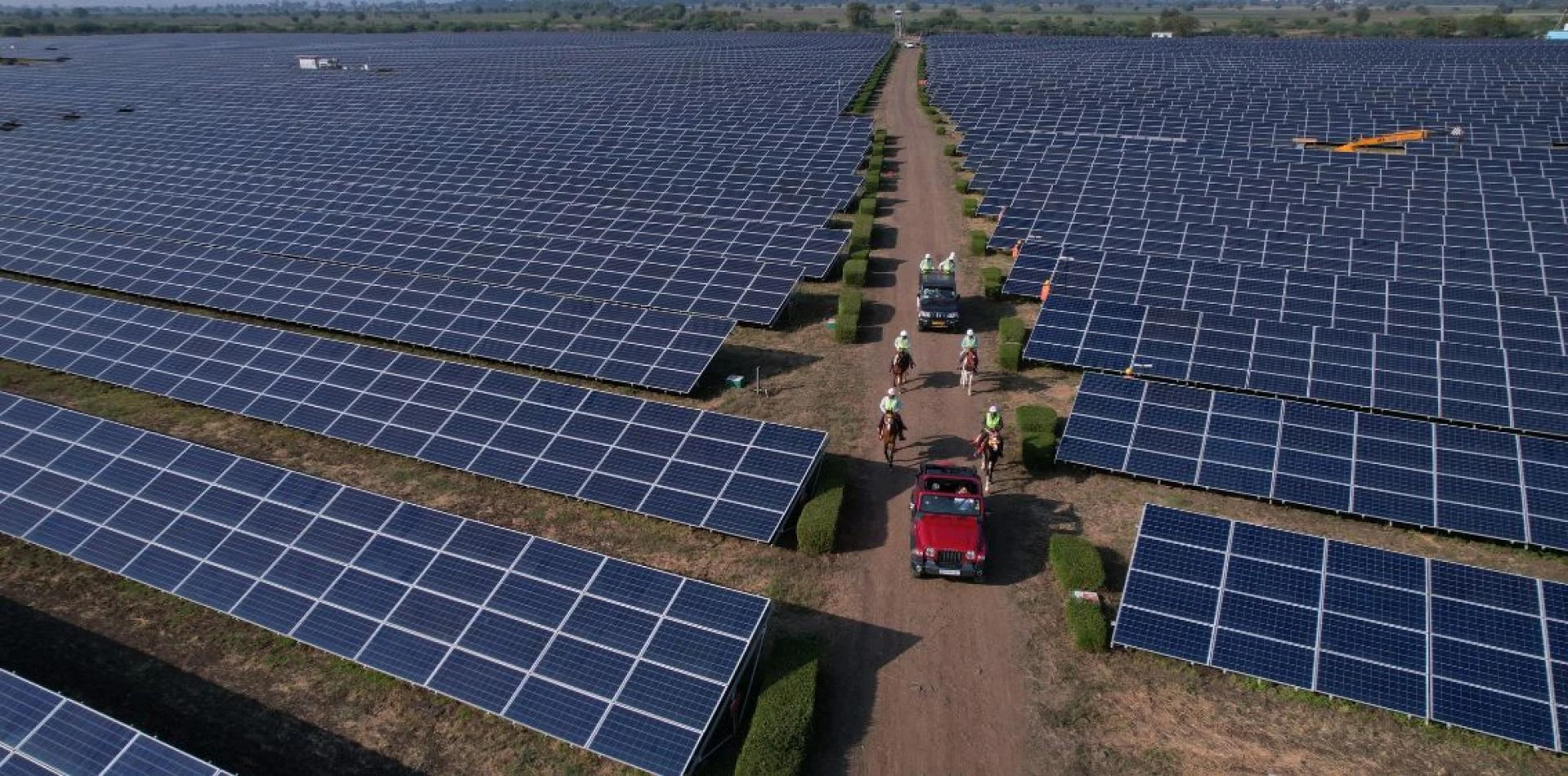 Why Surat is Emerging as a Hub for Solar Power Plants