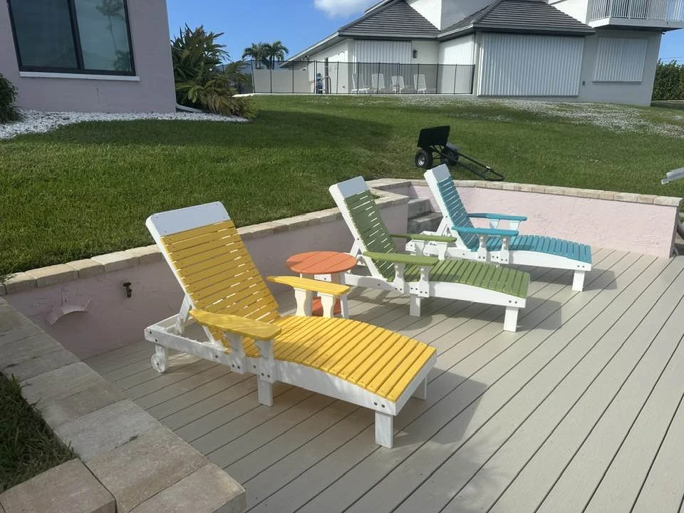 Choosing the Right Outdoor Furniture Color: Earthtone, Tropical, & Premium Styles for Florida Living
