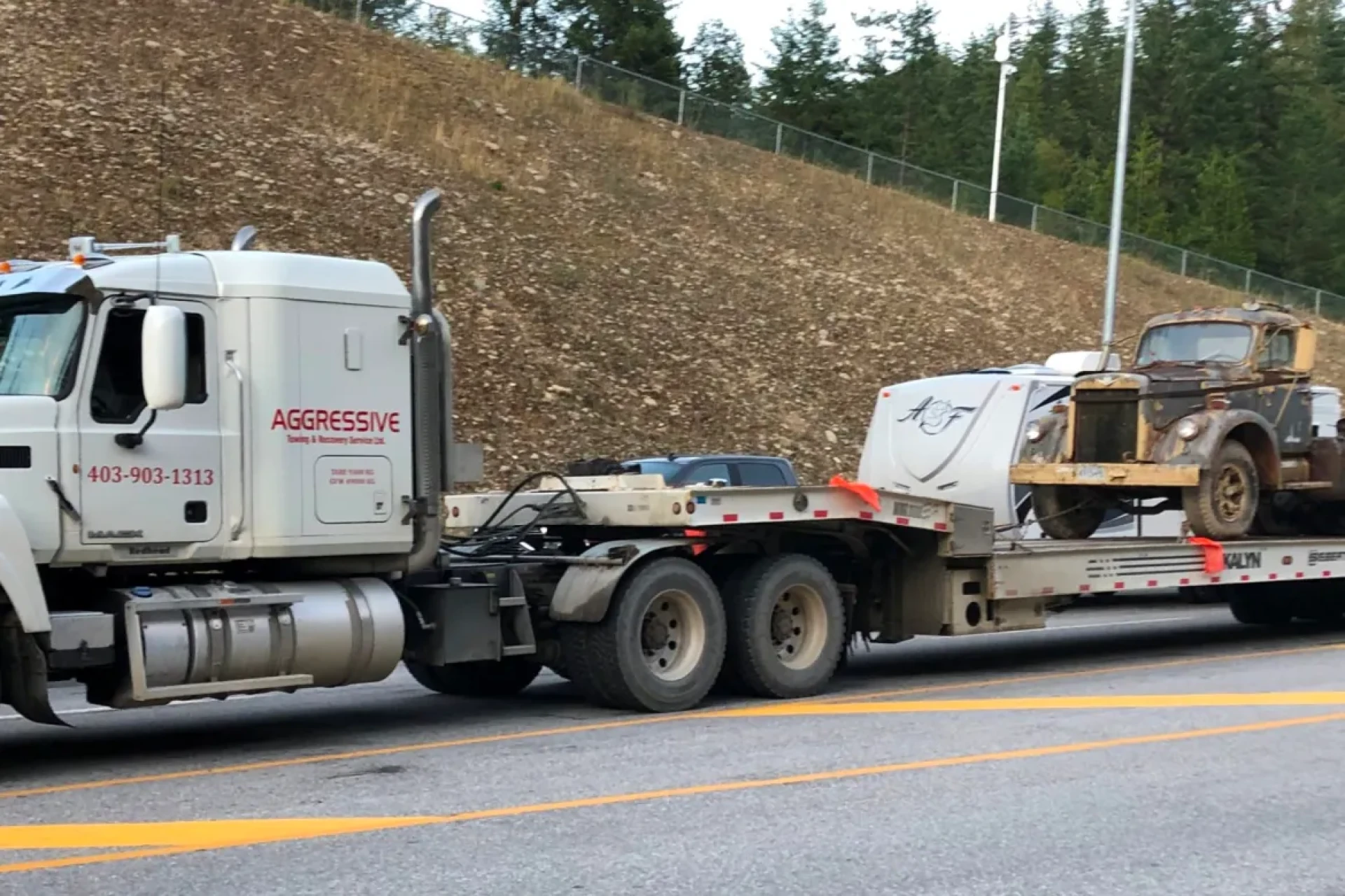 Landoll Towing Calgary – The Unsung Hero of Heavy Equipment Transportation