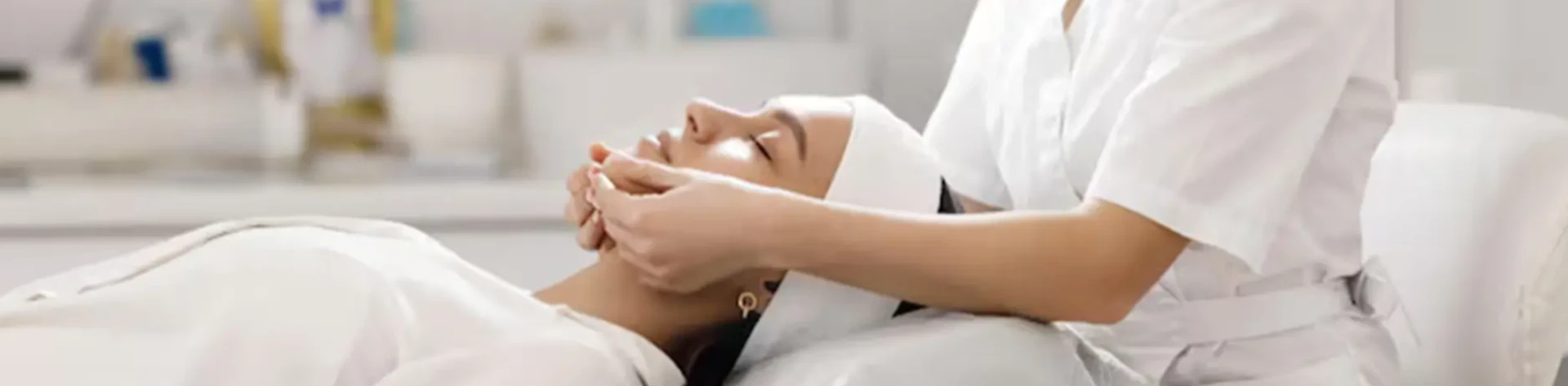 Certified Cosmetology Diploma in Delhi & Hair Reduction Workshop